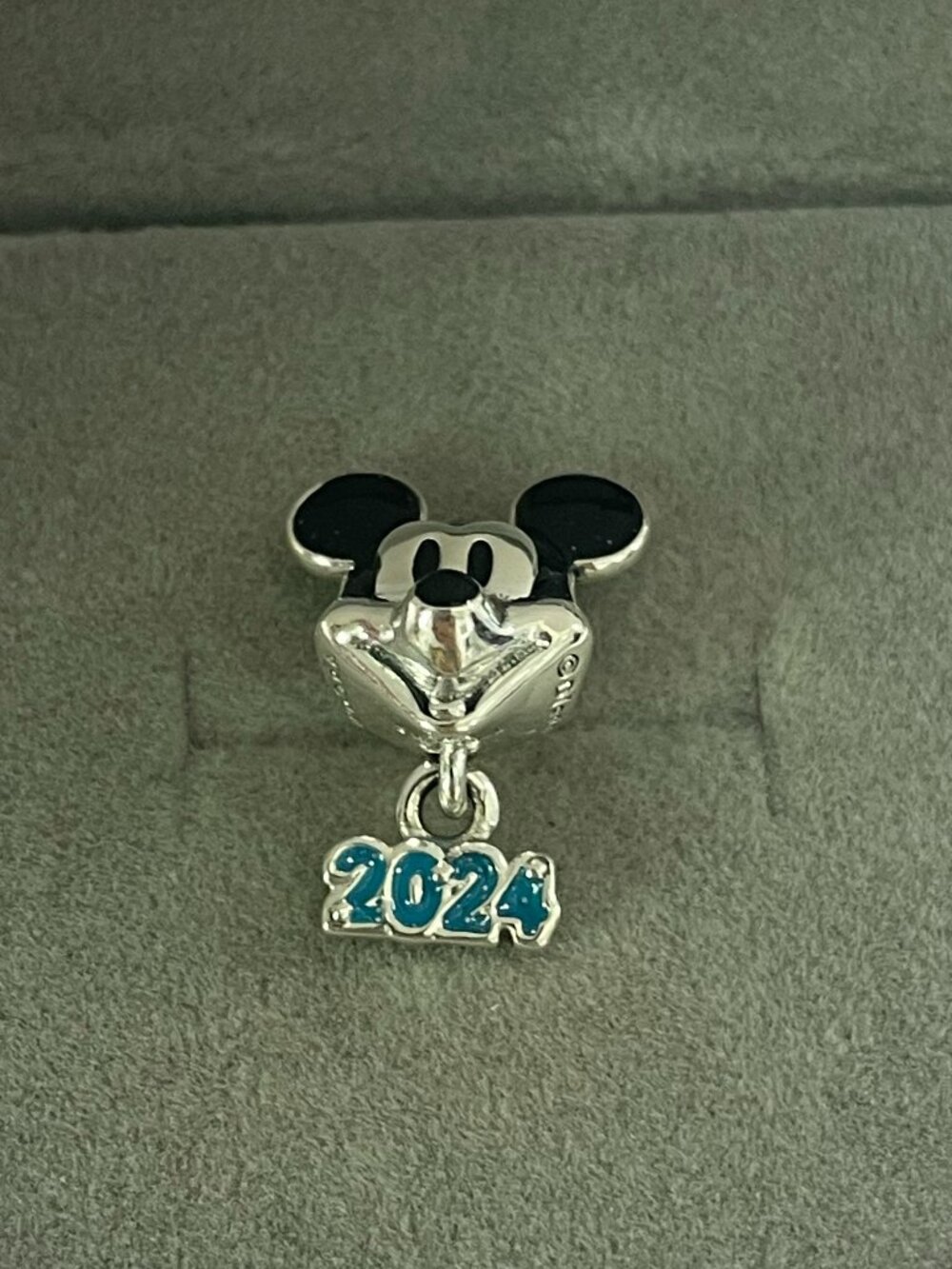Pandora x Disney Parks New Year 2024 S925 charm